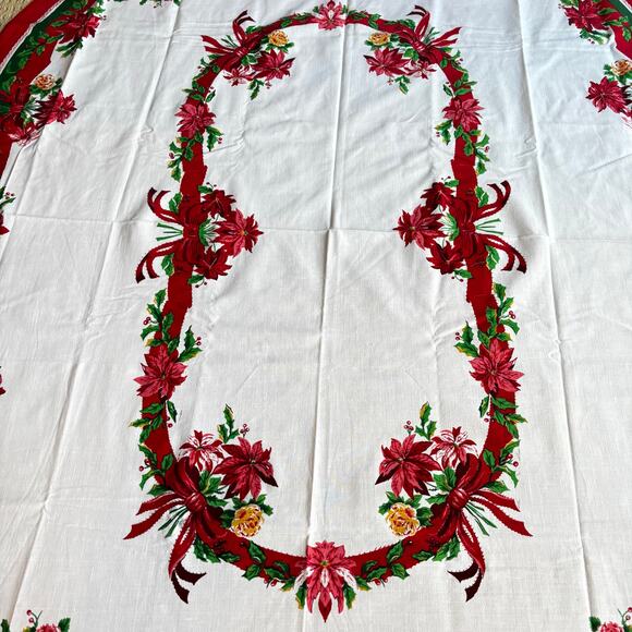 Vintage Christmas tablecloth long oval traditional red green white cotton blend - Picture 4 of 8